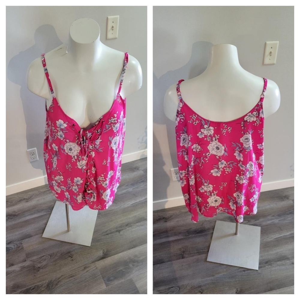 Torrid Size 3 cute tie front top